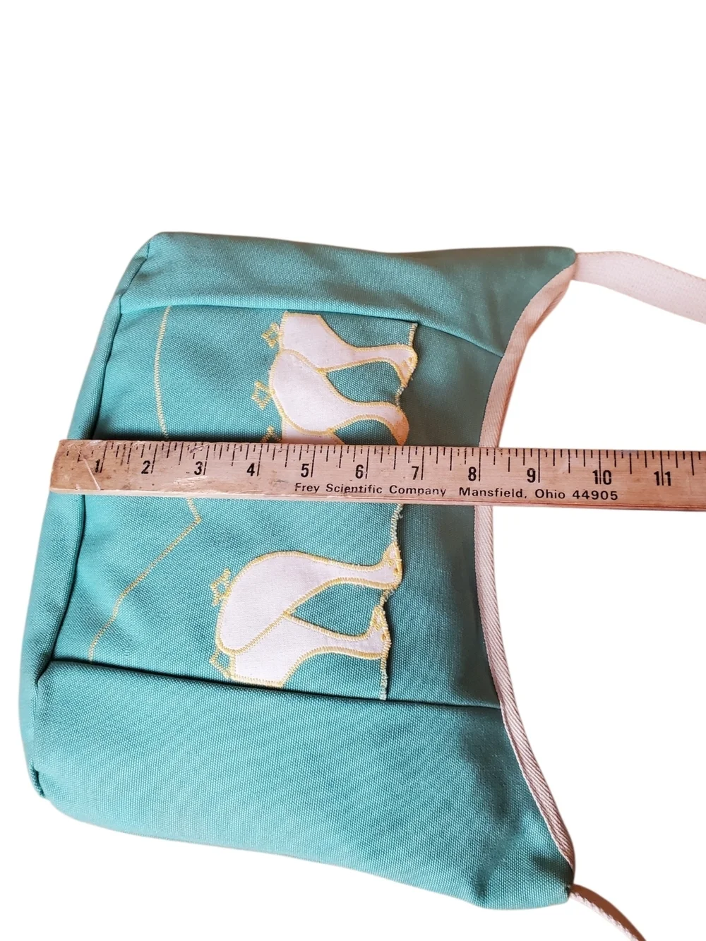 Vntg deLanthe Green Canvas Geese Hobo Bag. New with tags.
